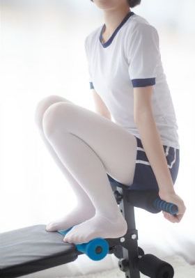 夜玩亲女裸睡的小妍第一部分_国语版完整版