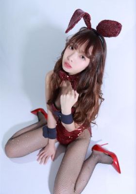 无内衣秘书hd中字在线高清观看_1080在线观看电视